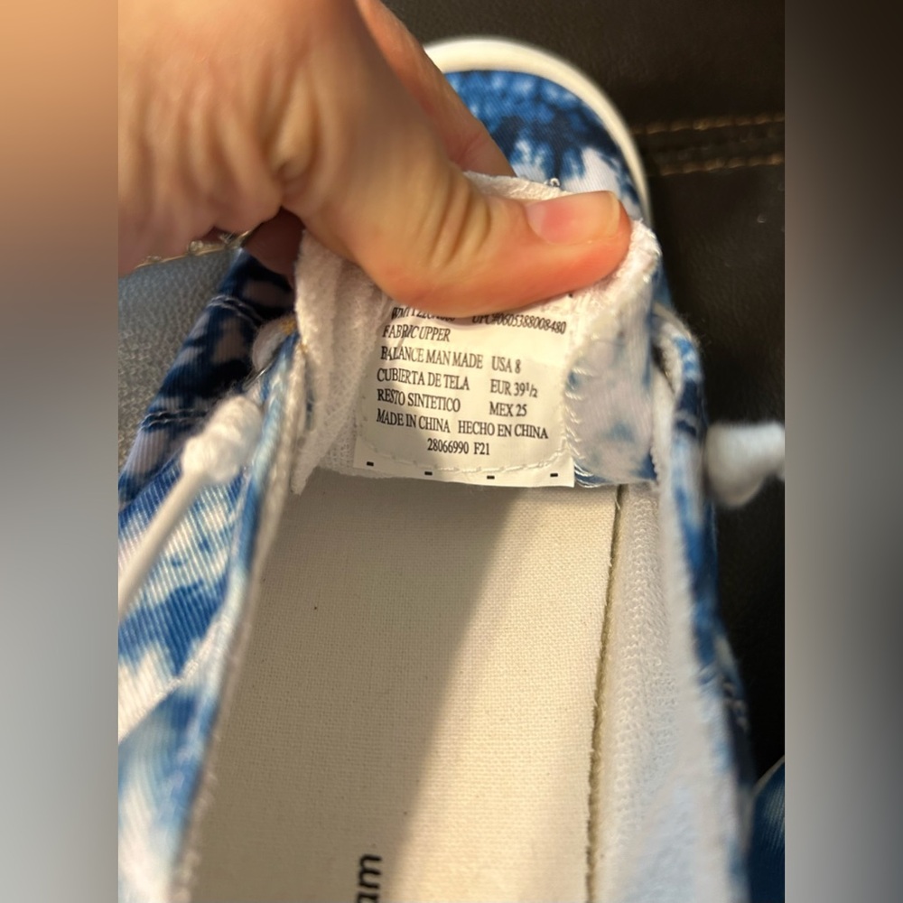 Time and Tru Tie Dye Sneakers. Size 8. - Picture 9 of 12
